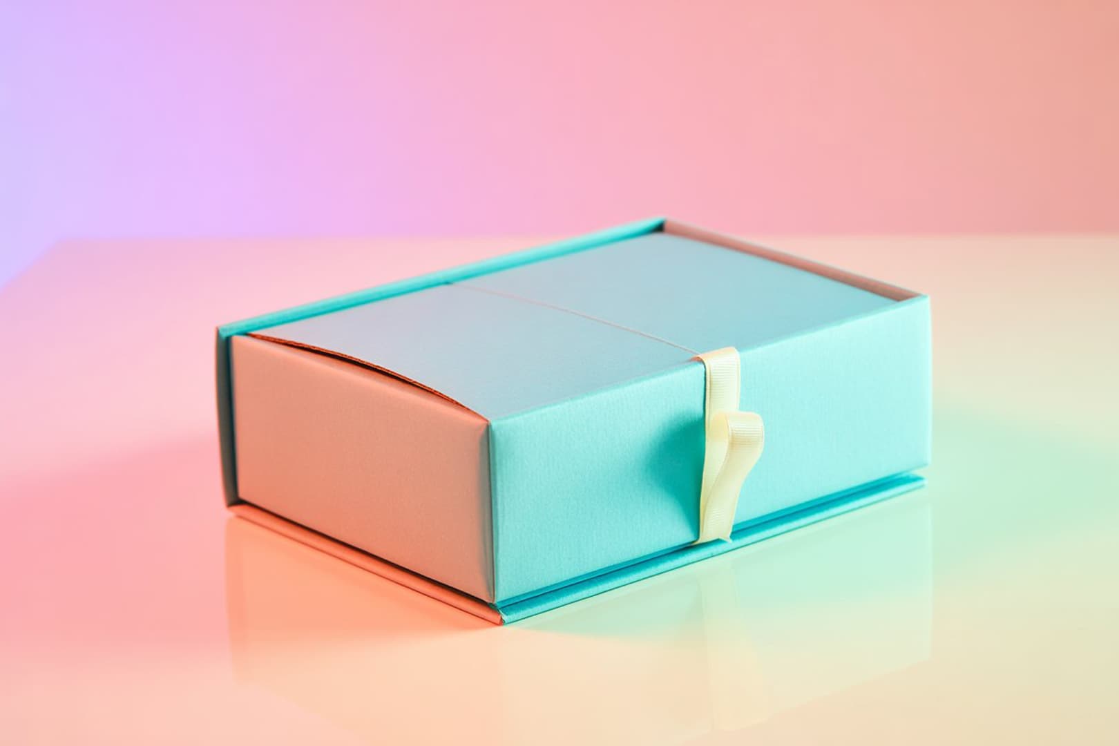 Ảnh: hộp carton cán màng mờ